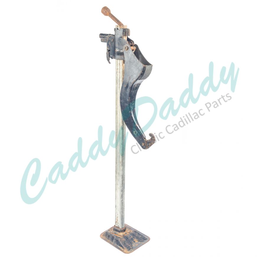 1967 Cadillac (EXCEPT Eldorado) Bumper Jack USED