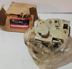 1959 1960 CADILLAC 4-DOOR SEDAN REAR DOOR LOCK ASSEMBLY LEFT DRIVER SIDE NOS FREE SHIPPING IN THE USA