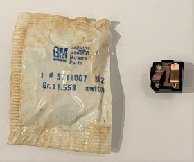 1961 1962 1963 1964 CADILLAC RIGHT PASSENGER SIDE FRONT WINDOW AND VENT OPERATING SWITCH BASE New Old Stock FREE SHIPPING IN THE USA